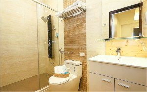 純舍民宿歐風四人房